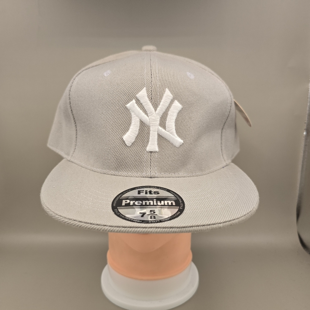 Premium Fits Professional Style New York Yankees Gray Fitted Hat Size 7 5/8